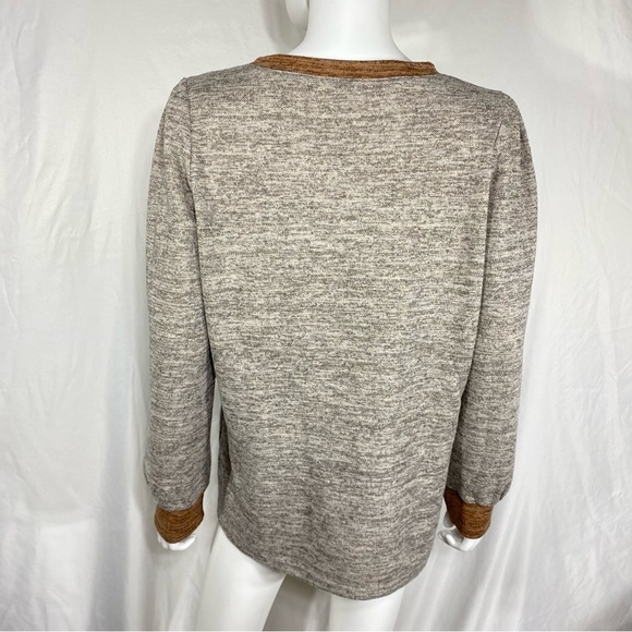 Women’s Lightweight Gray, Brown Crewneck Puff Shoulder Sweater - Picture 3 of 7